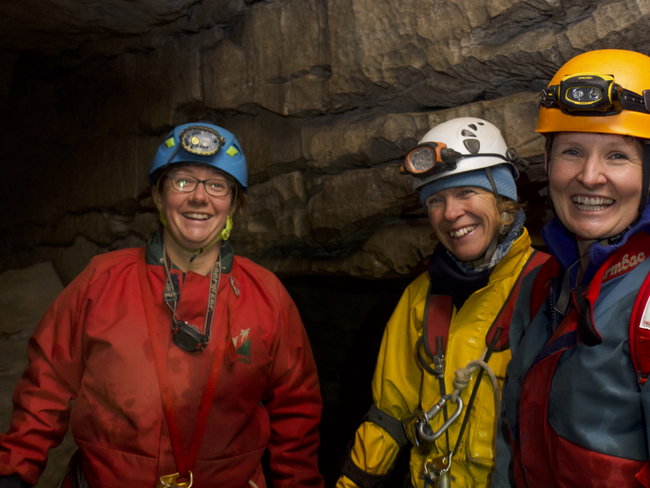 Caving explore underground Yorkshire (Gentler and less intense) (All Horizontal and large passages) 