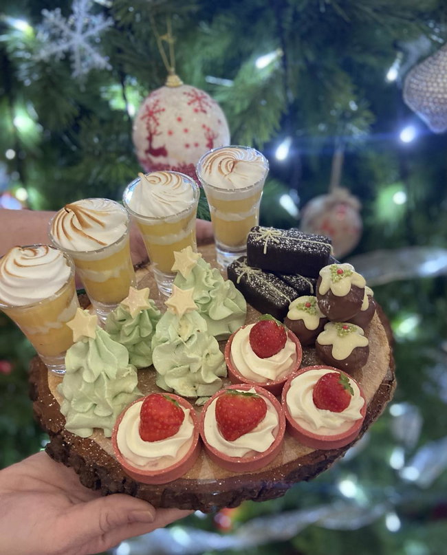 Adult's Festive Afternoon Tea & Advent Calendar Workshop