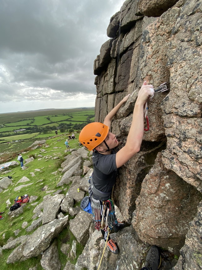 Mountain Training - Rock Skills Learn to Lead Trad