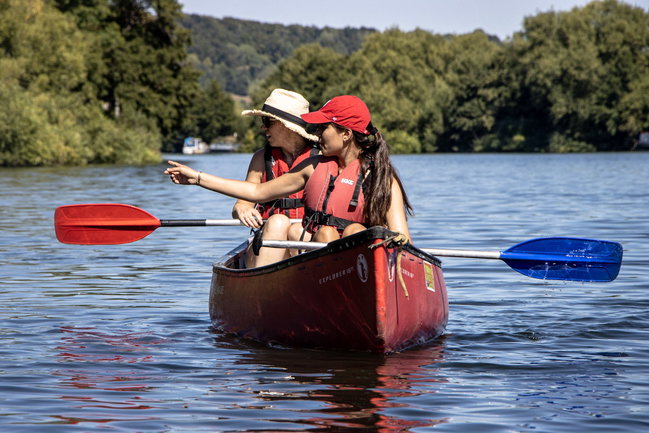 Family Canoeing | Pangbourne