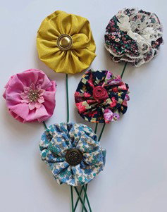 Make 3 fabric flowers with Iris Rimes