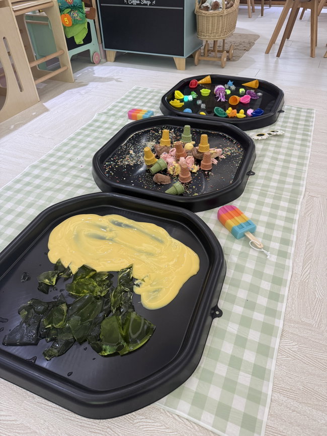 Mondays 2pm - Messy Play 