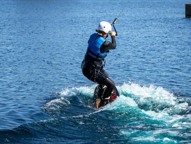 Beginner Wake Board session (Equipment & Wetsuit included)